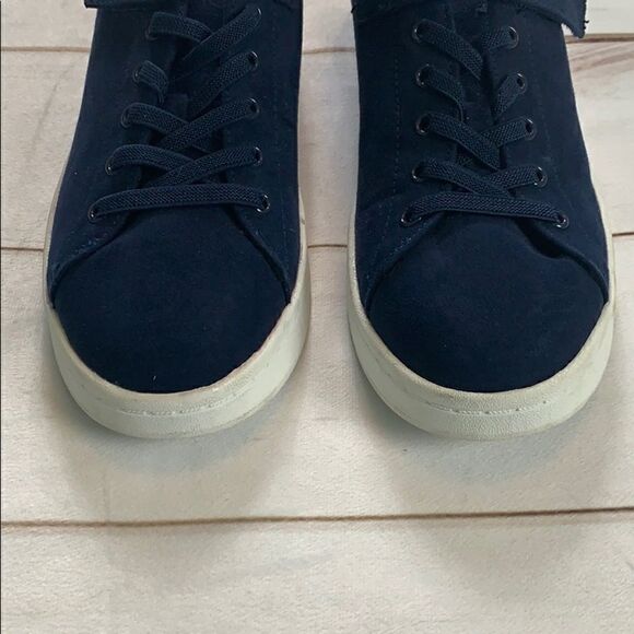 H&M Men’s Shoes    - Picture 2 of 8